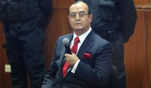 Vladimiro Montesinos aceptó su responsabilidad en una masacre de 1992