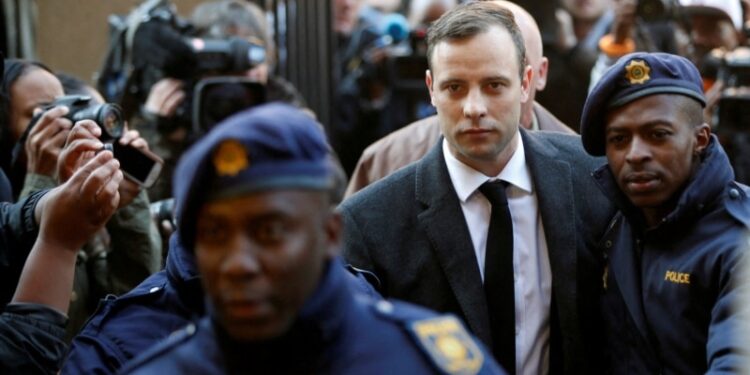 El exatleta Oscar Pistorius queda en libertad condicional 11 años después de asesinar a su novia