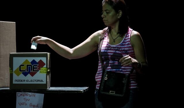 Eugenio Martínez recordó que solo en Venezuela se desconoce la fecha de las elecciones presidenciales