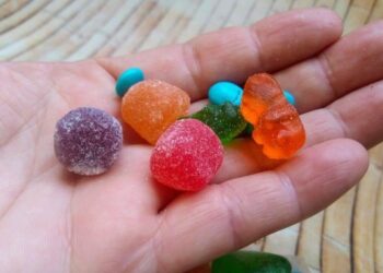 “No pudo respirar”: Niña californiana sufrió daño cerebral y quedó tetrapléjica por comer gomitas
