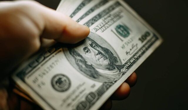 Los cinco estados de EEUU que analizan un cambio en el salario mínimo para 2024