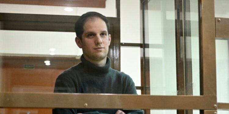 Tribunal ruso amplía detención de periodista estadounidense Evan Gershkovich