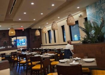 Buscan en Miami trabajadores que hablen español por sueldo de hasta 30 dólares la hora