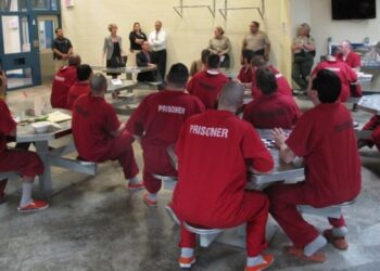 La novedosa estrategia de la mafia latina para traficar desde cárceles de California