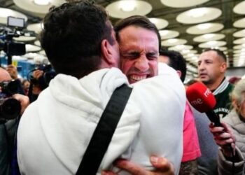 “Pasé por cosas que no deseo ni a mi peor enemigo”: el turista que terminó encerrado en la prisión más temida de Irán