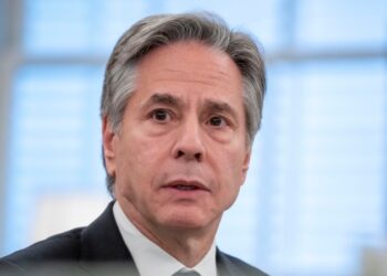 El secretario estadounidense de Estado, Antony Blinken, se reúne con el veterano diplomático chino Liu Jianchao.