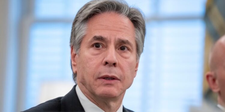 El secretario estadounidense de Estado, Antony Blinken, se reúne con el veterano diplomático chino Liu Jianchao.