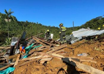 Maduro lamentó las muertes por los deslizamientos de tierra en Colombia