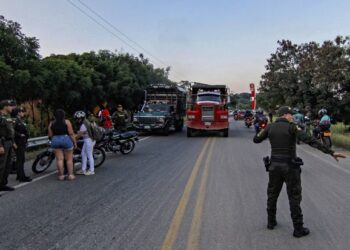 Suspenden circulación de vehículos venezolanos en Cúcuta por vencimiento de permiso