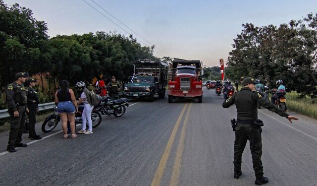 Suspenden circulación de vehículos venezolanos en Cúcuta por vencimiento de permiso