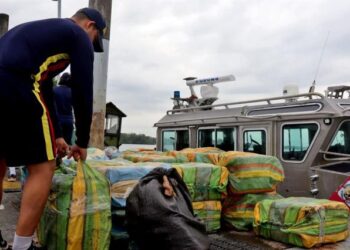 Incautaron en Colombia un semisumergible con 795 kilos de cocaína, el primero de este año