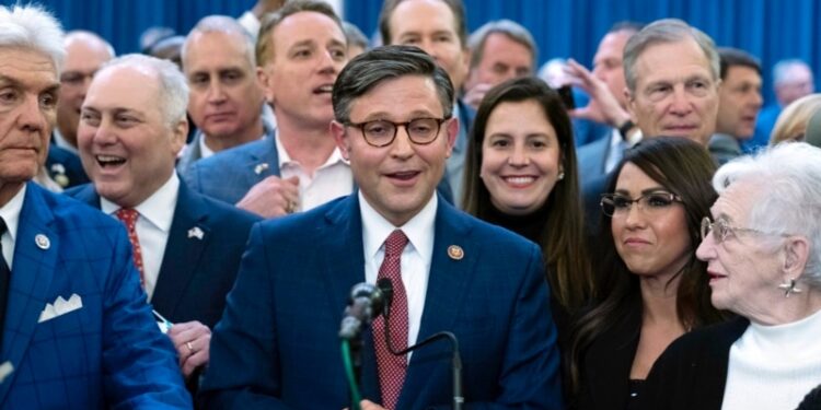 La Cámara de Representantes acelera el juicio político al secretario de Seguridad Nacional, Alejandro Mayorkas.