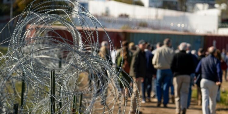 Arrestos por cruces irregulares de México a EEUU alcanzaron máximo histórico en diciembre