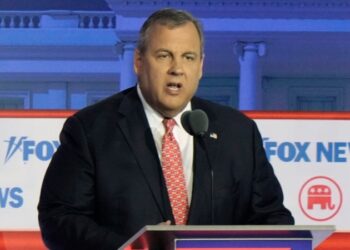 Republicano Chris Christie abandona carrera por la Casa Blanca poco antes del inicio de las primarias