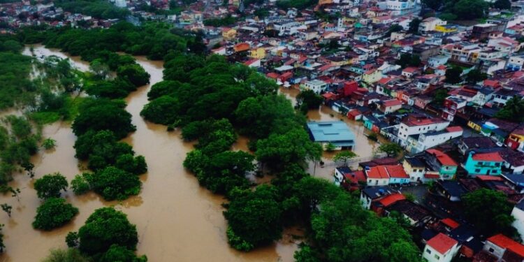 Fuertes lluvias ocasionan serios daños en el Estado de Rio de Janeiro en Brasil