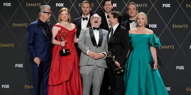 “Succession” domina los Emmy de drama, “The Bear” se apodera de la comedia y Brunson hace historia