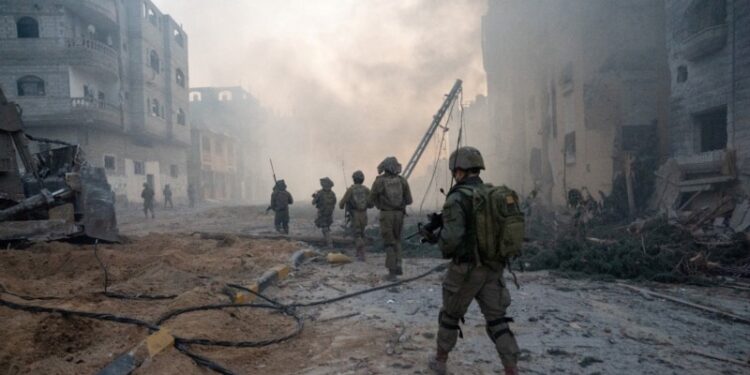 La tensión se mantiene en el mar Rojo y EEUU afirma que continuará salvaguardando sus tropas e instalaciones en la región.