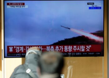 Corea del Norte lanza varios misiles de crucero al mar, dice Corea del Sur