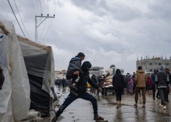 Una redada israelí en un hospital de Cisjordania aviva las alarmas de que el conflicto entre Israel y Hamás se extienda más allá de Gaza.