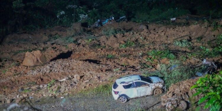 Alud en el noroeste de Colombia deja al menos 23 muertos y decenas de heridos