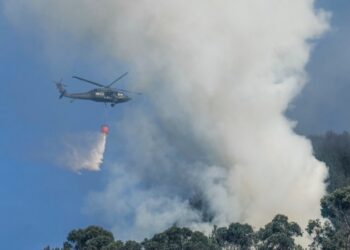 Buscan controlar incendios forestales en zonas protegidas de Bogotá y este de Colombia