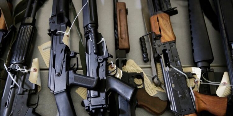 México pide a EEUU que investigue contrabando de armas de uso exclusivo del ejército estadounidense