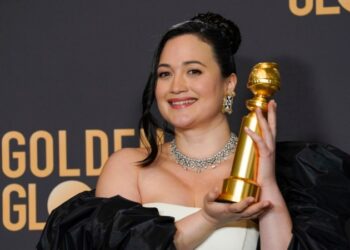 Lily Gladstone honra a su pueblo y lengua