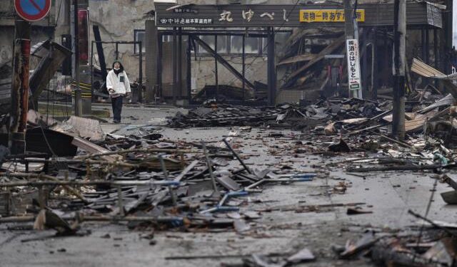 Confirman casi 80 personas desaparecidas tras el devastador terremoto en Japón