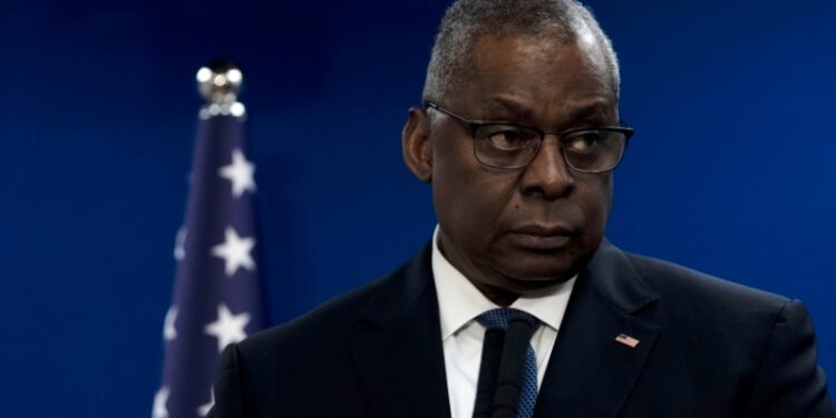 Casa Blanca ordena a miembros de gabinete notificar si no pueden ejercer funciones, tras caso con Austin