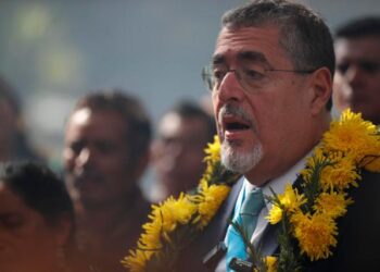 Presidente de Guatemala citó a la fiscal general que intentó evitar su investidura