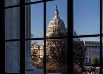 Acuerdo en el Senado de EEUU sobre la frontera y Ucrania está en vilo; Trump dice que es «absurdo»