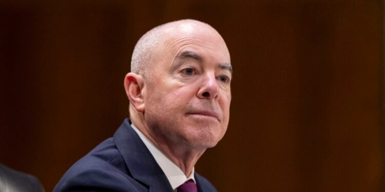 Republicanos de la Cámara de Representantes presentaron artículos de juicio contra el secretario de Seguridad Nacional, Alejandro Mayorkas.