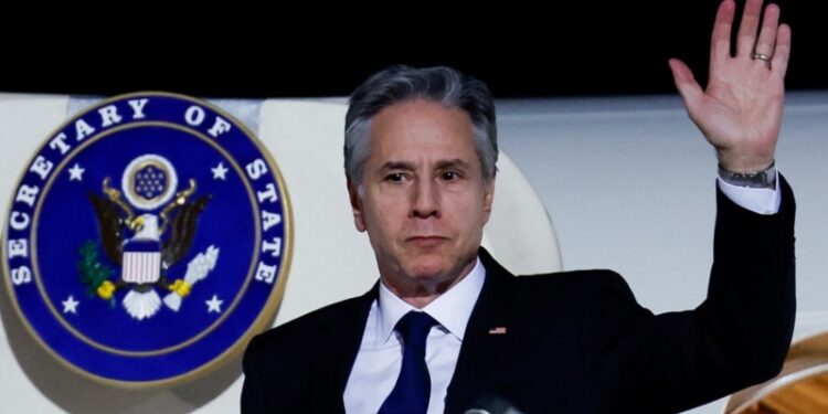 Blinken visita Emiratos Árabes Unidos y Arabia Saudita en intento por frenar propagación de guerra Israel-Hamás