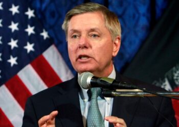 Senador republicano critica la política inmigratoria del gobierno Biden