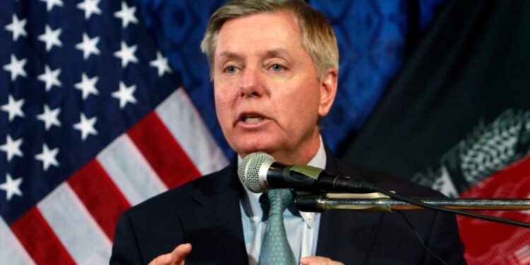 Senador republicano critica la política inmigratoria del gobierno Biden