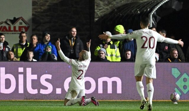Antony sacó de un apuro al Manchester United en la Copa de Inglaterra