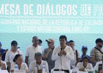 Gobierno colombiano y disidencias de las Farc retoman diálogo con el cese al fuego en agenda