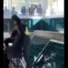 Presuntos vendedores informales agredieron a tres GNB en estación del Metro de Caracas (Video)