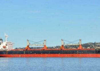 Hutíes atacaron con misiles otro buque de EEUU frente a Yemen