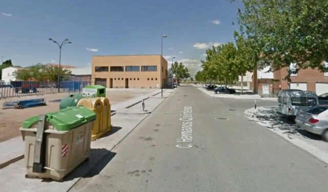 Madre dio a luz un feto de 37 semanas y su hijo menor lo tiró a la basura en España