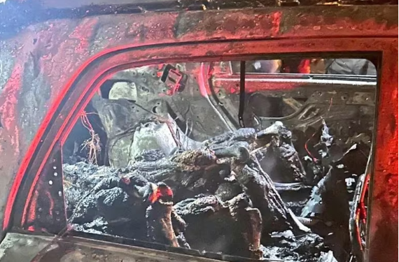 Terrorismo en Ecuador: encontraron un vehículo con tres personas calcinadas en un barrio de Guayaquil