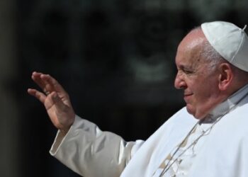 El papa Francisco advierte que las adicciones, las modas y el miedo son “cadenas” que “sofocan la libertad”