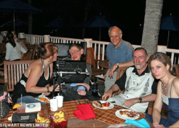 Stephen Hawking habría participado en una orgía organizada por Jeffrey Epstein