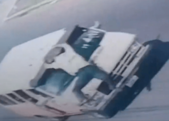 En VIDEO: policía se aferró al parabrisas cuando el conductor al que multaba marcó la milla en Maturín