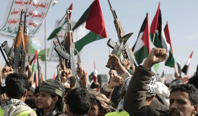 Rebeldes hutíes lanzaron misil balístico en el Golfo de Adén sin provocar daños
