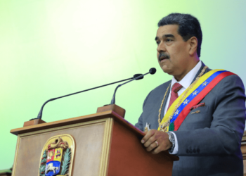Después de destruir la economía venezolana, Maduro le dijo a Milei que está equivocado de camino