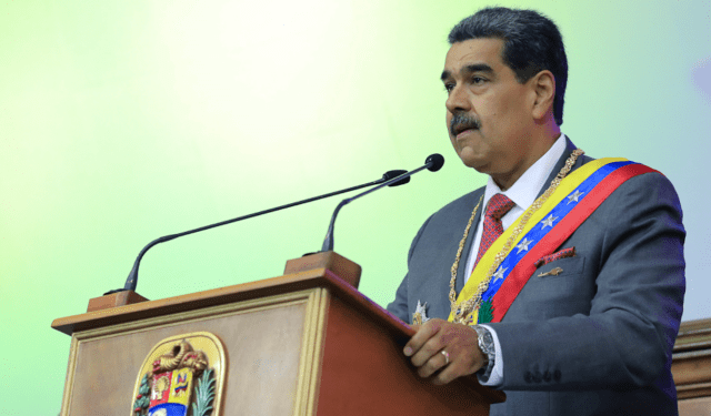 Después de destruir la economía venezolana, Maduro le dijo a Milei que está equivocado de camino
