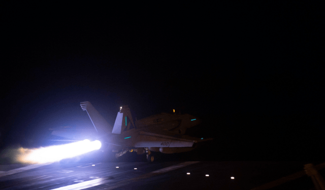 EEUU bombardeó de nuevo a rebeldes hutíes por sus ataques a buques en el mar Rojo