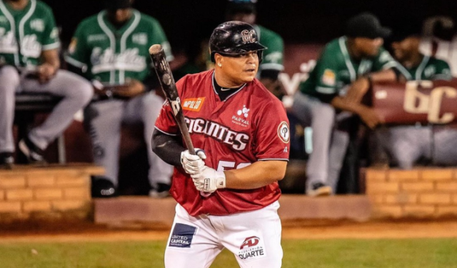 El venezolano Willians Astudillo reforzará a Estrellas Orientales en la final dominicana