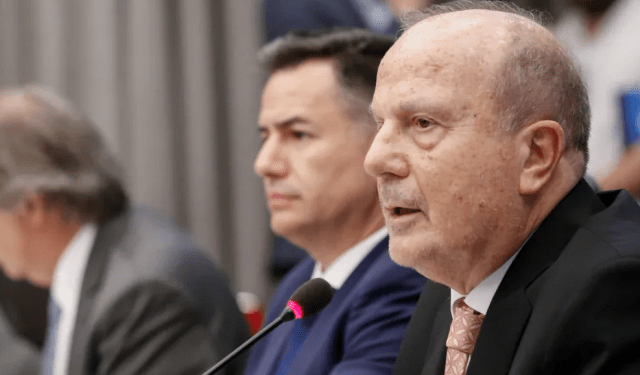 Milei pidió la renuncia a uno de los ministros claves en su gabinete por filtrar información